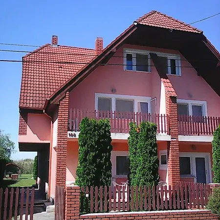 Apartament Dozsa Apartman *
