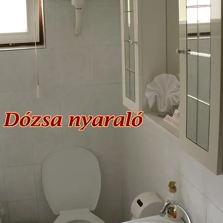 Dozsa Apartman *